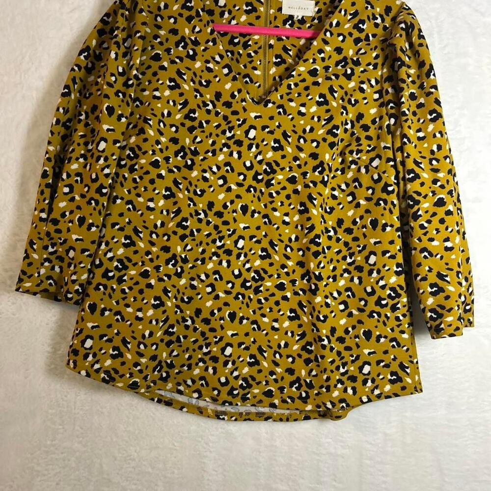 Melloday yellow leopard print top‎ with 3/4 sleeves and zip up front. Size: L